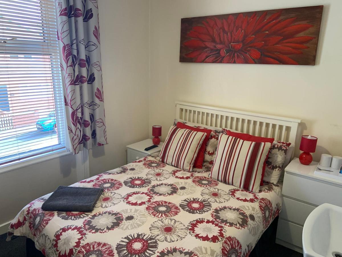 Melrose Guest House Whitley Bay Esterno foto