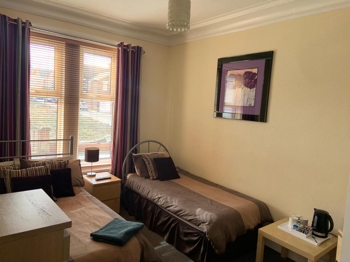 Melrose Guest House Whitley Bay Esterno foto