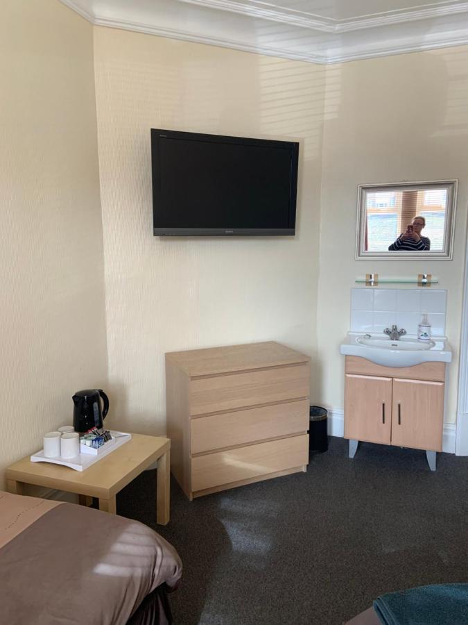 Melrose Guest House Whitley Bay Esterno foto